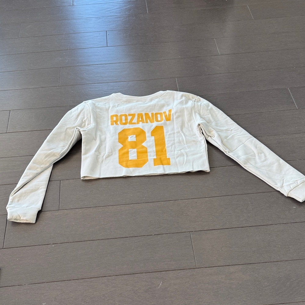 Heated Rivalry Rozanov Cropped Pullover - Picture 5 of 5